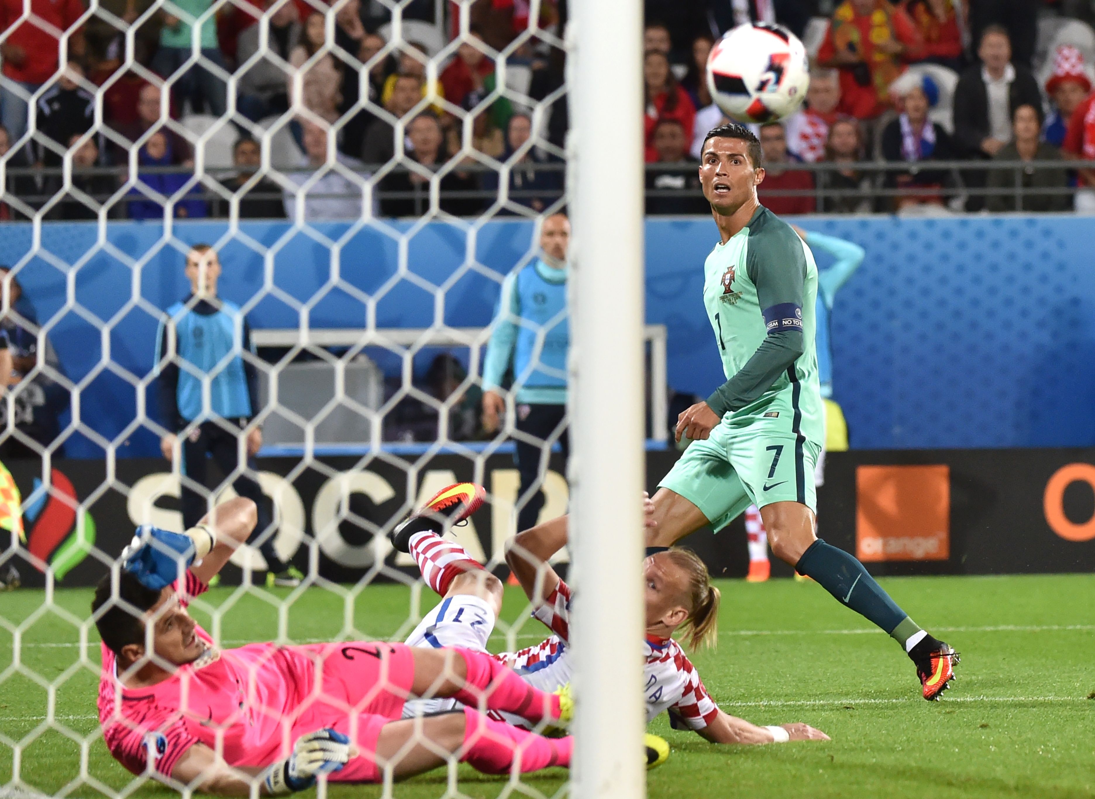 Bo Dao Nha vs Ba Lan anh 1