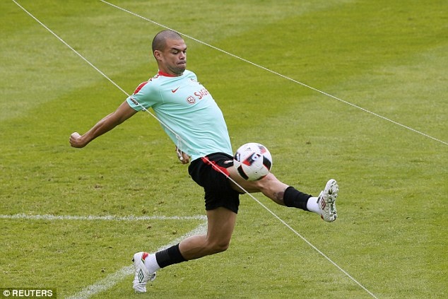 Pepe chấn thương ảnh 1 Pepe chan thuong anh 1