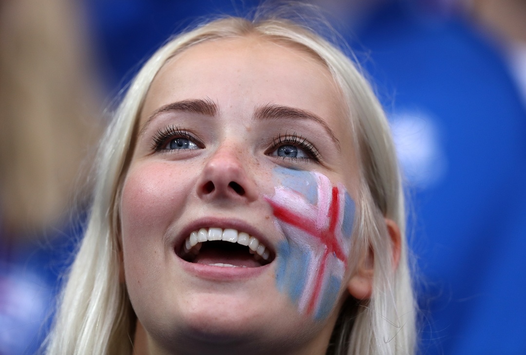 Co mot Iceland song mai o Stade de France hinh anh