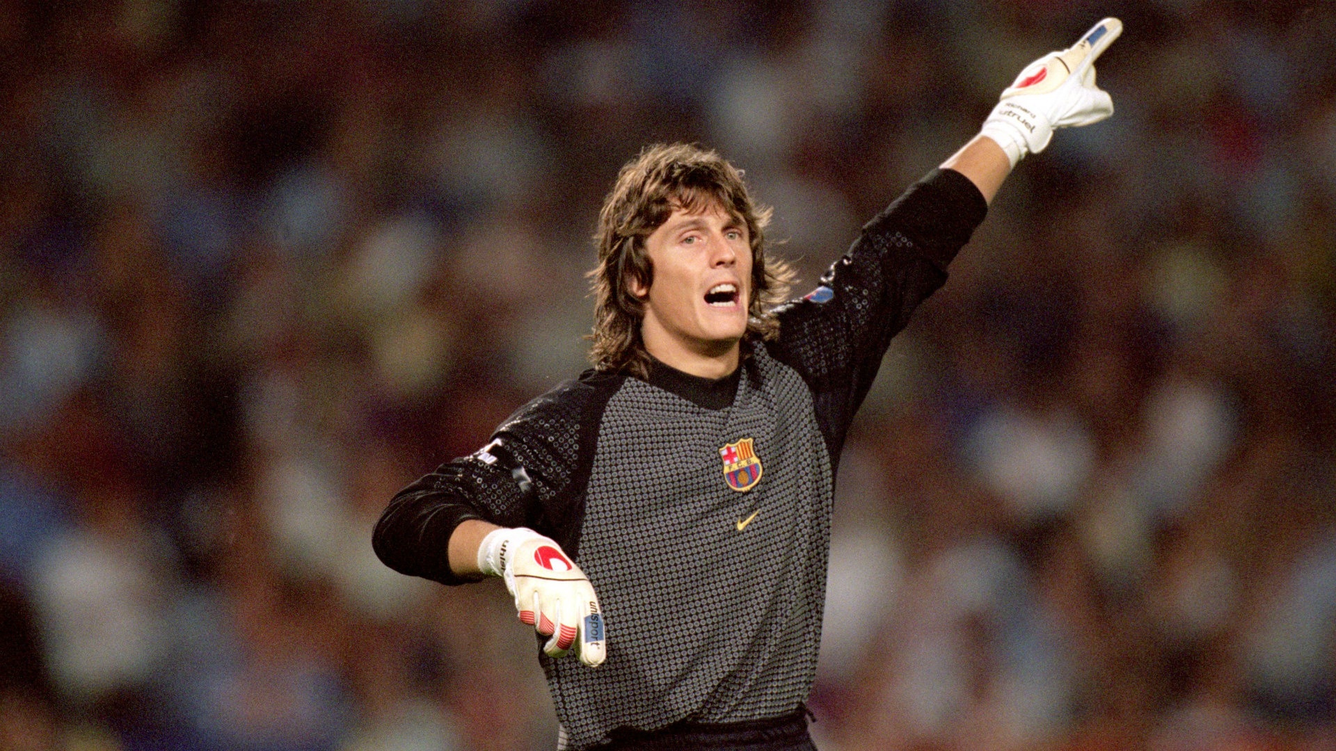 Doi hinh 11 cau thu Phap o Barcelona anh 2