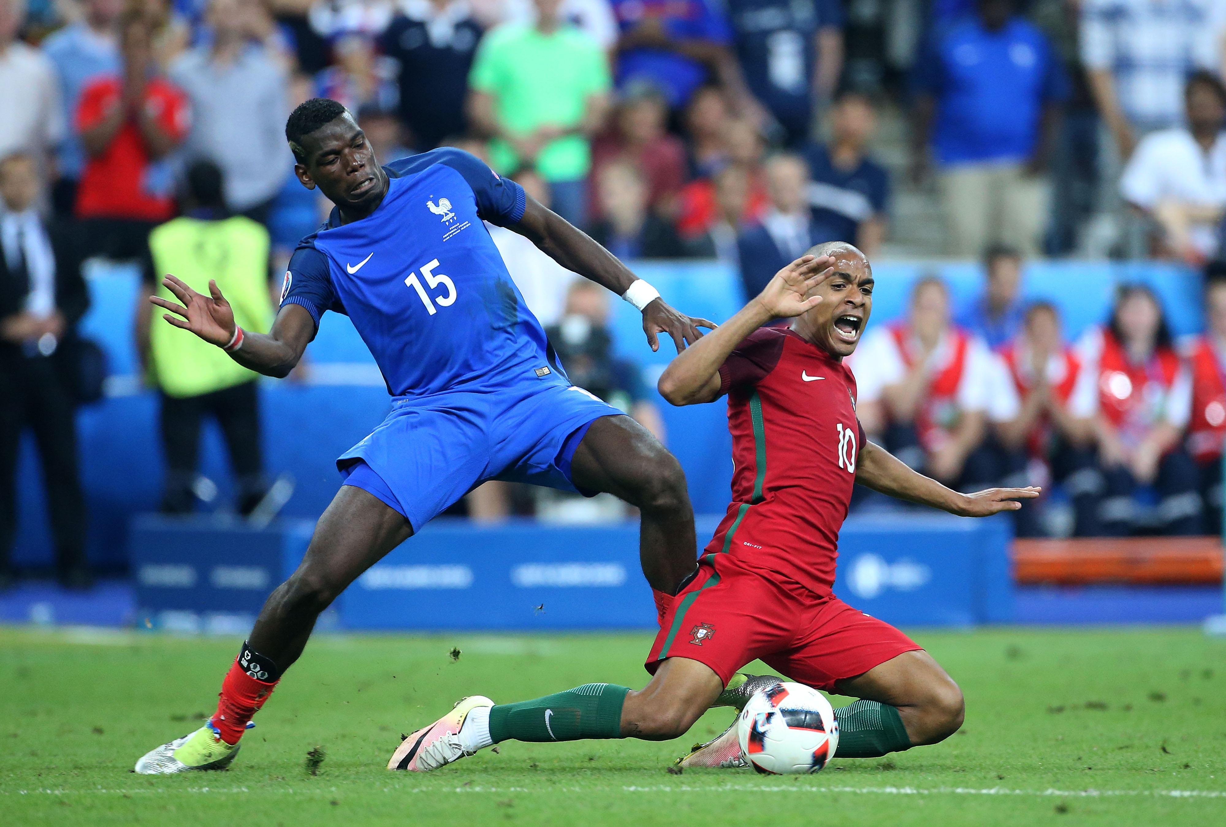 5 ban hop dong bi thoi phong sau Euro anh 2