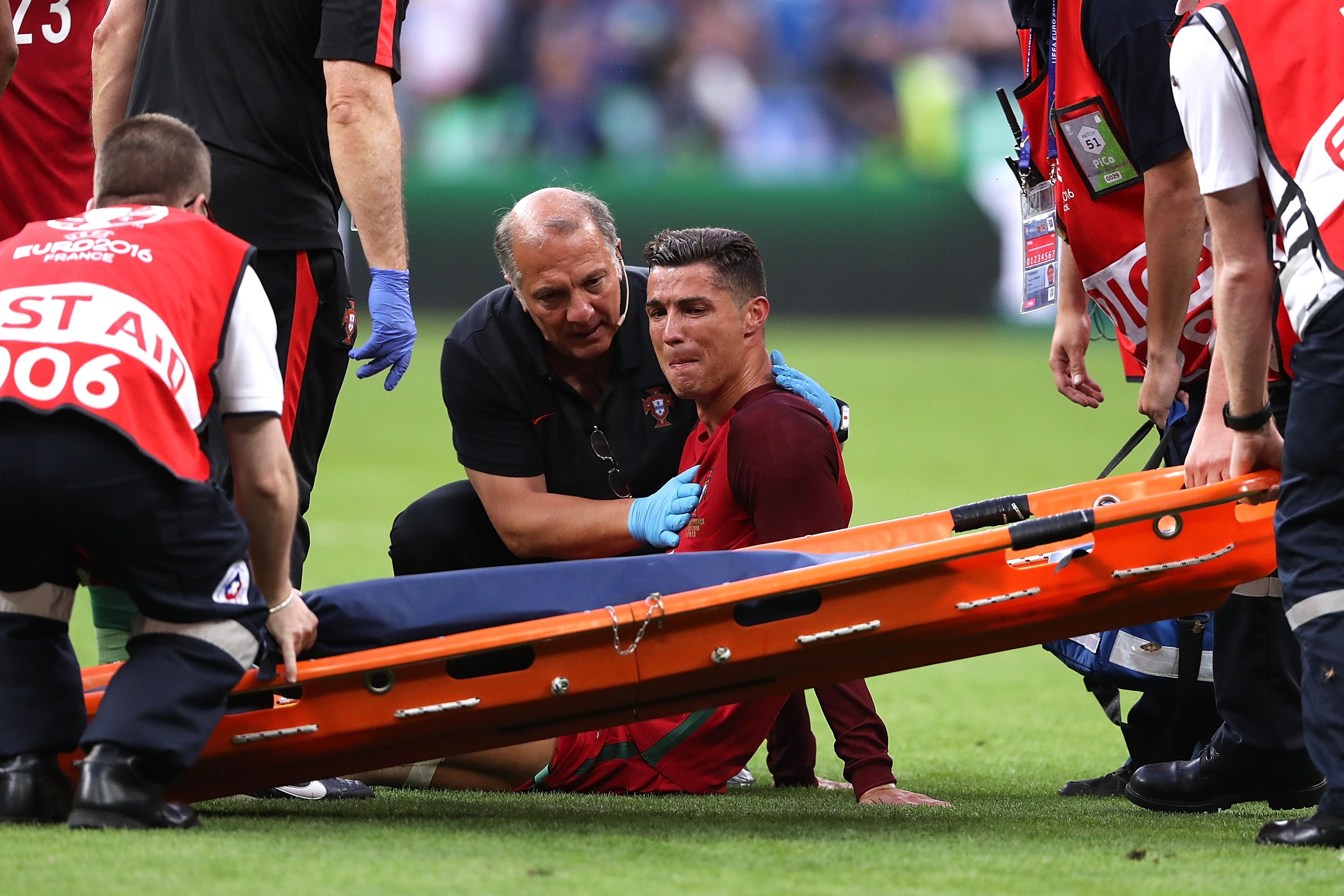 Giờ là lúc thôi ám ảnh, Ronaldo ảnh 1 Gio la luc thoi am anh, Ronaldo anh 1