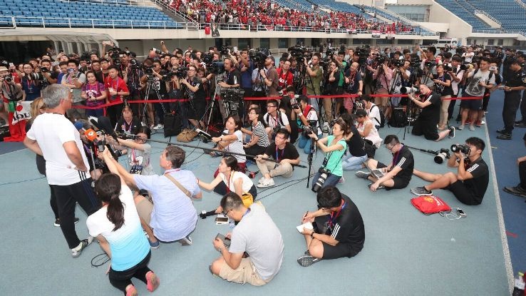 Máy bay chở sao MU bị 'lạc' ở Trung Quốc ảnh 1 May bay cho sao MU bi 'lac' o Trung Quoc anh 1