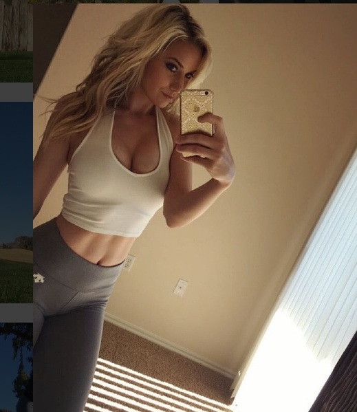 Nữ golf thủ lại gây sốt vì thân hình nóng bỏng ảnh 9 Nu golf thu lai gay sot vi than hinh nong bong anh 9