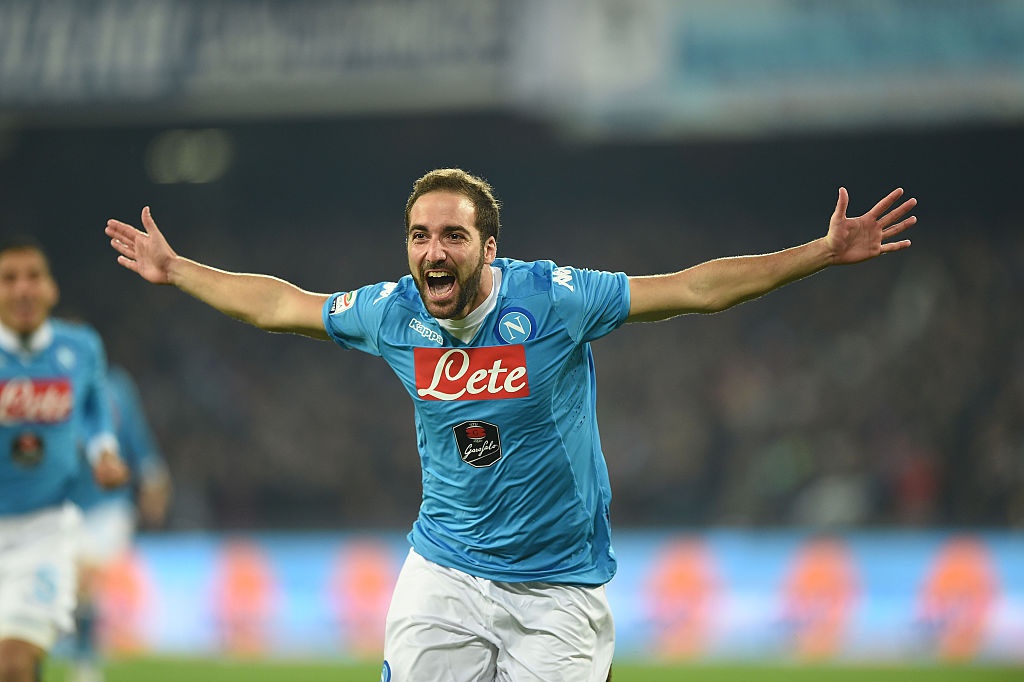 Juventus hoan tat bom tan 90 trieu euro voi Higuain hinh anh