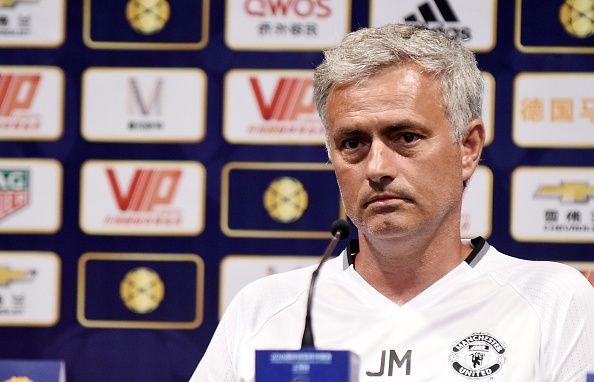 Thanh Manchester tra gia dat tai Trung Quoc hinh anh