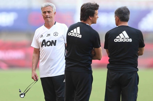 Thành Manchester trả giá đắt tại Trung Quốc ảnh 1 Thanh Manchester tra gia dat tai Trung Quoc anh 1