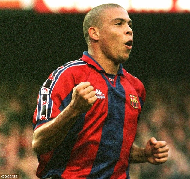 20 nam truoc,  mot Ronaldo huyen thoai den voi Barca anh 5