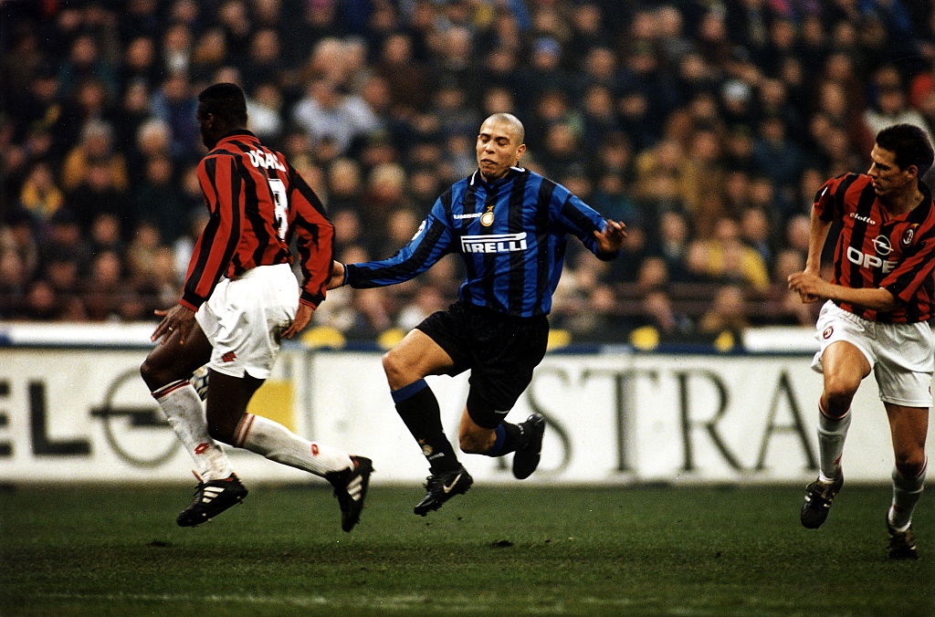 20 nam truoc,  mot Ronaldo huyen thoai den voi Barca anh 14