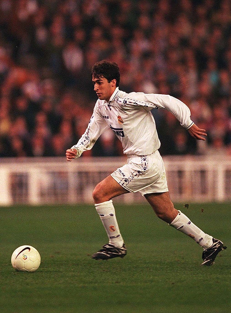 20 nam truoc,  mot Ronaldo huyen thoai den voi Barca anh 10