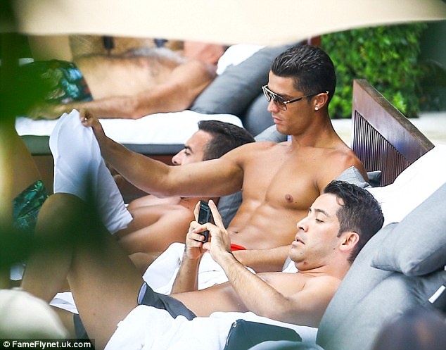 Can canh co the hoan hao va san chac cua Ronaldo anh 8