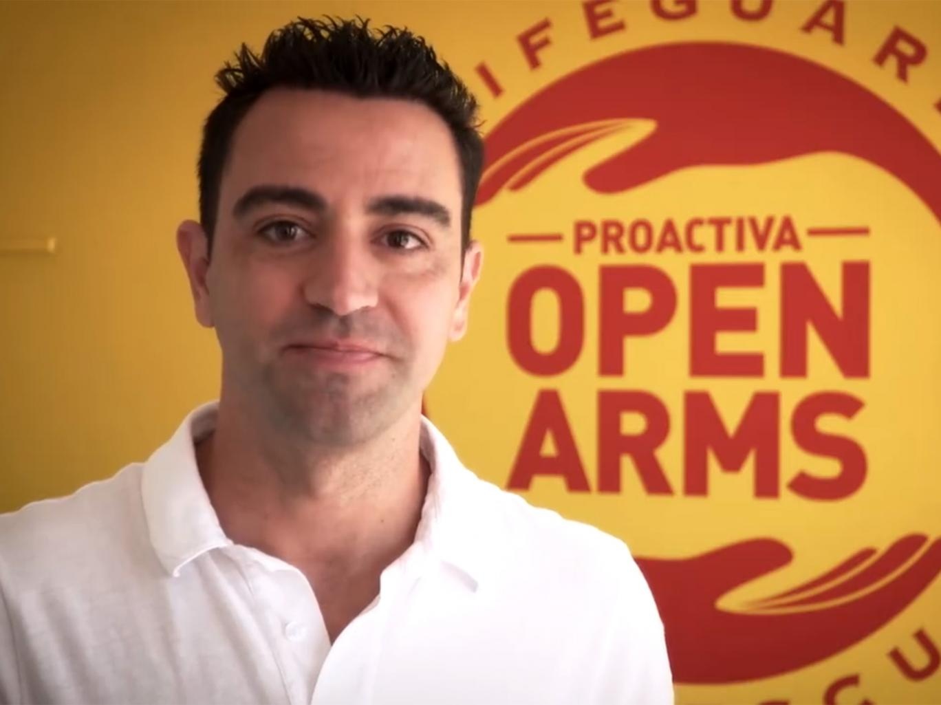 Xavi ra suc giup do nguoi ti nan hinh anh