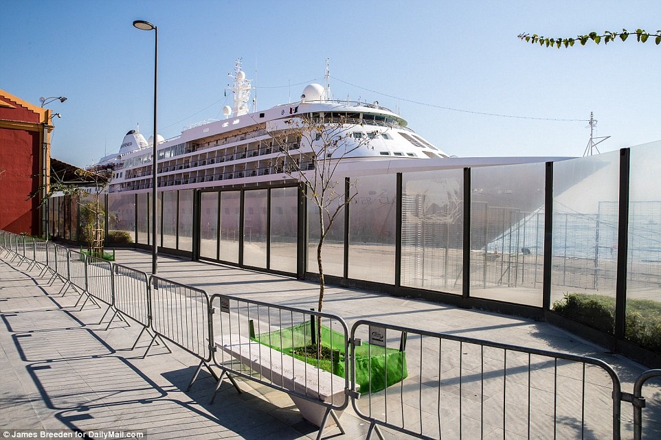 Can canh du thuyen sieu sang cua tuyen bong ro My tai Brazil anh 2