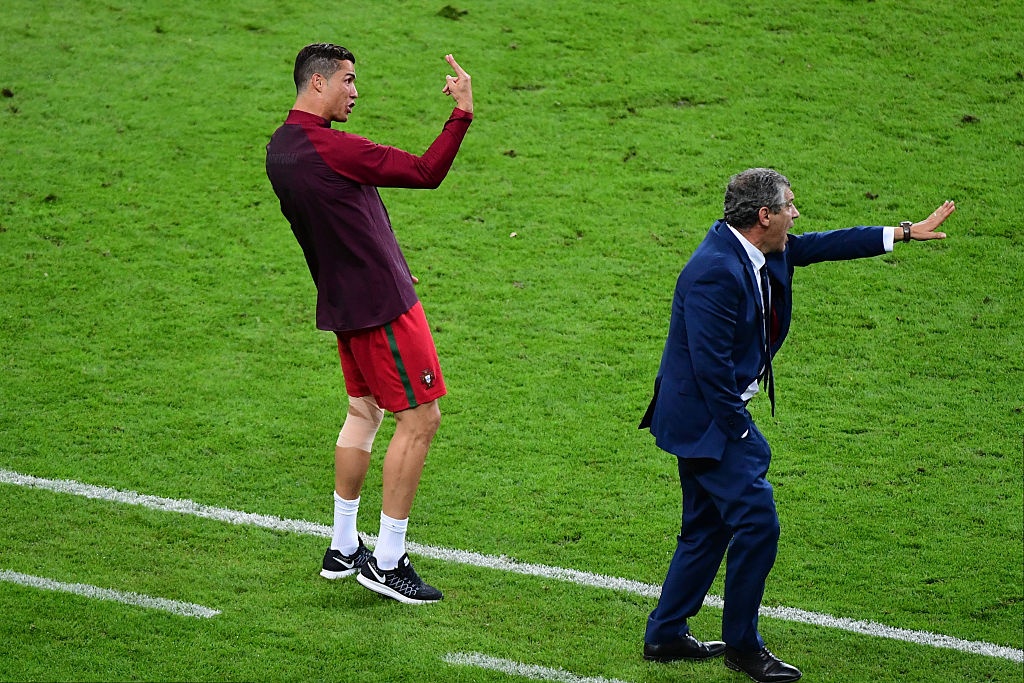 Mourinho chi trich Ronaldo anh 1