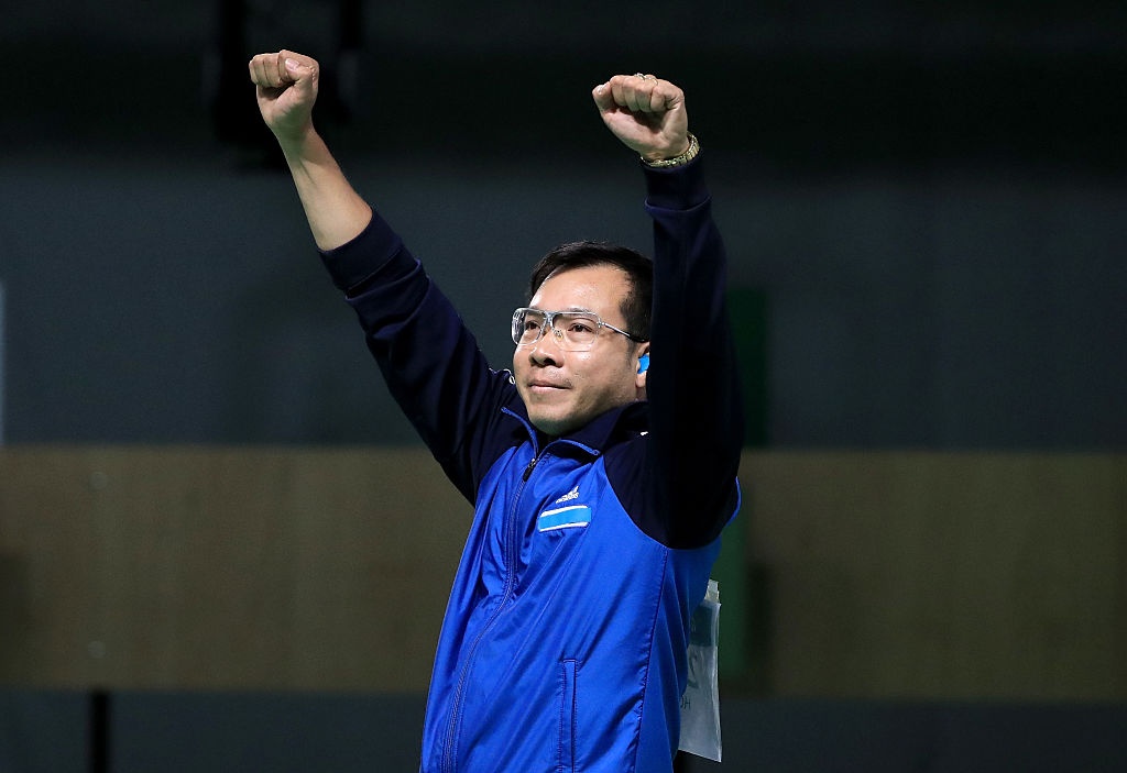 Hoàng Xuân Vinh được truyền thông săn đón ảnh 2 Hoang Xuan Vinh duoc truyen thong san don anh 2