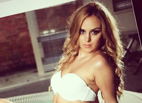 Sao MU bi to keo kiet voi con gai hinh anh