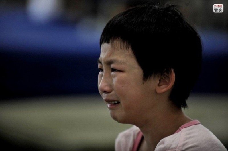 Canh tuong tap luyen kinh hoang o mot lo dao tao the thao Trung Quoc hinh anh