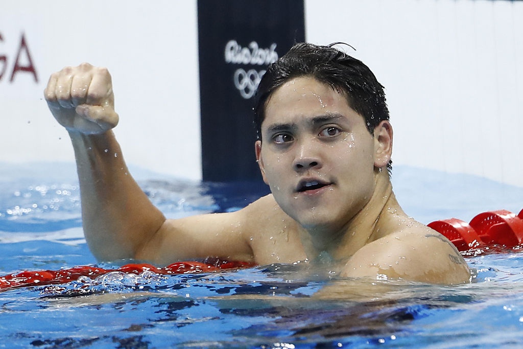 Joseph Schooling khong co doi thu ve tien thuong Olympic hinh anh