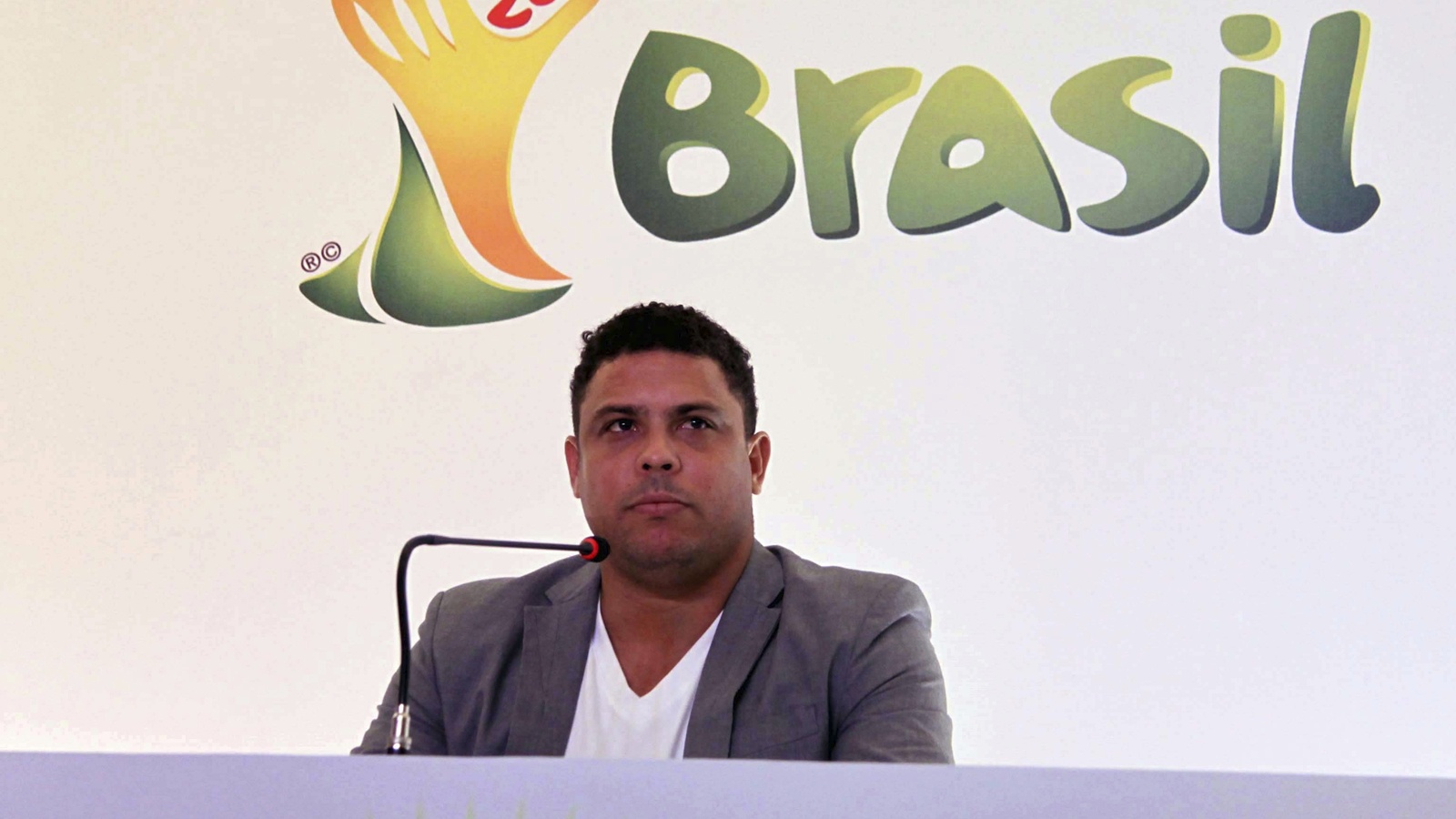 Ro 'beo' loai Ronaldo khoi doi hinh hay nhat moi thoi dai hinh anh