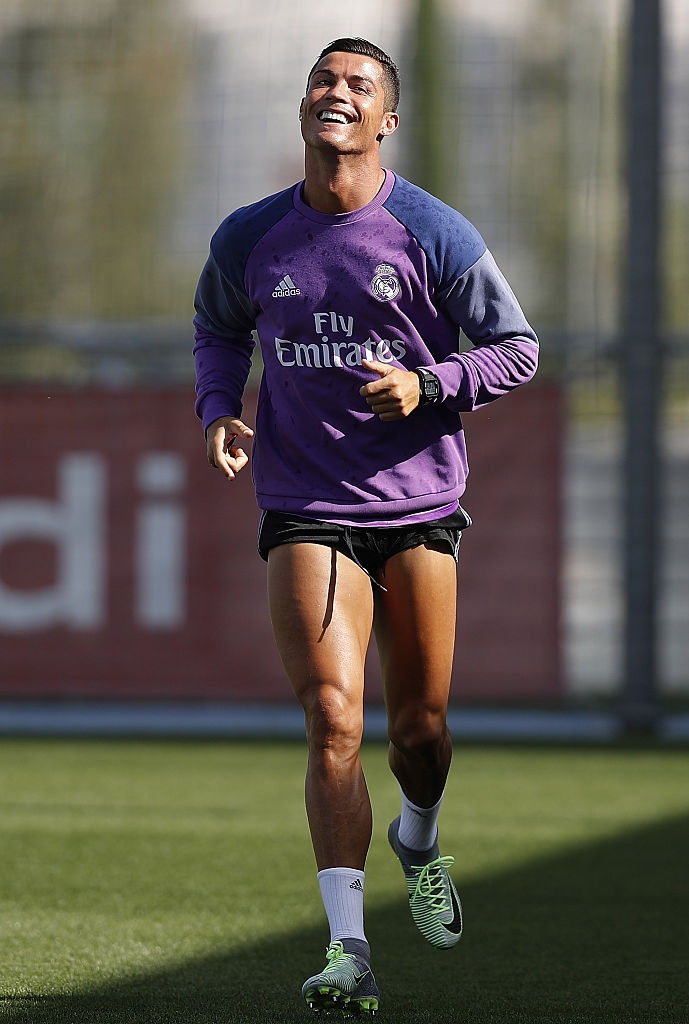 Bi an mieng dan tri thuong cho Ronaldo anh 5