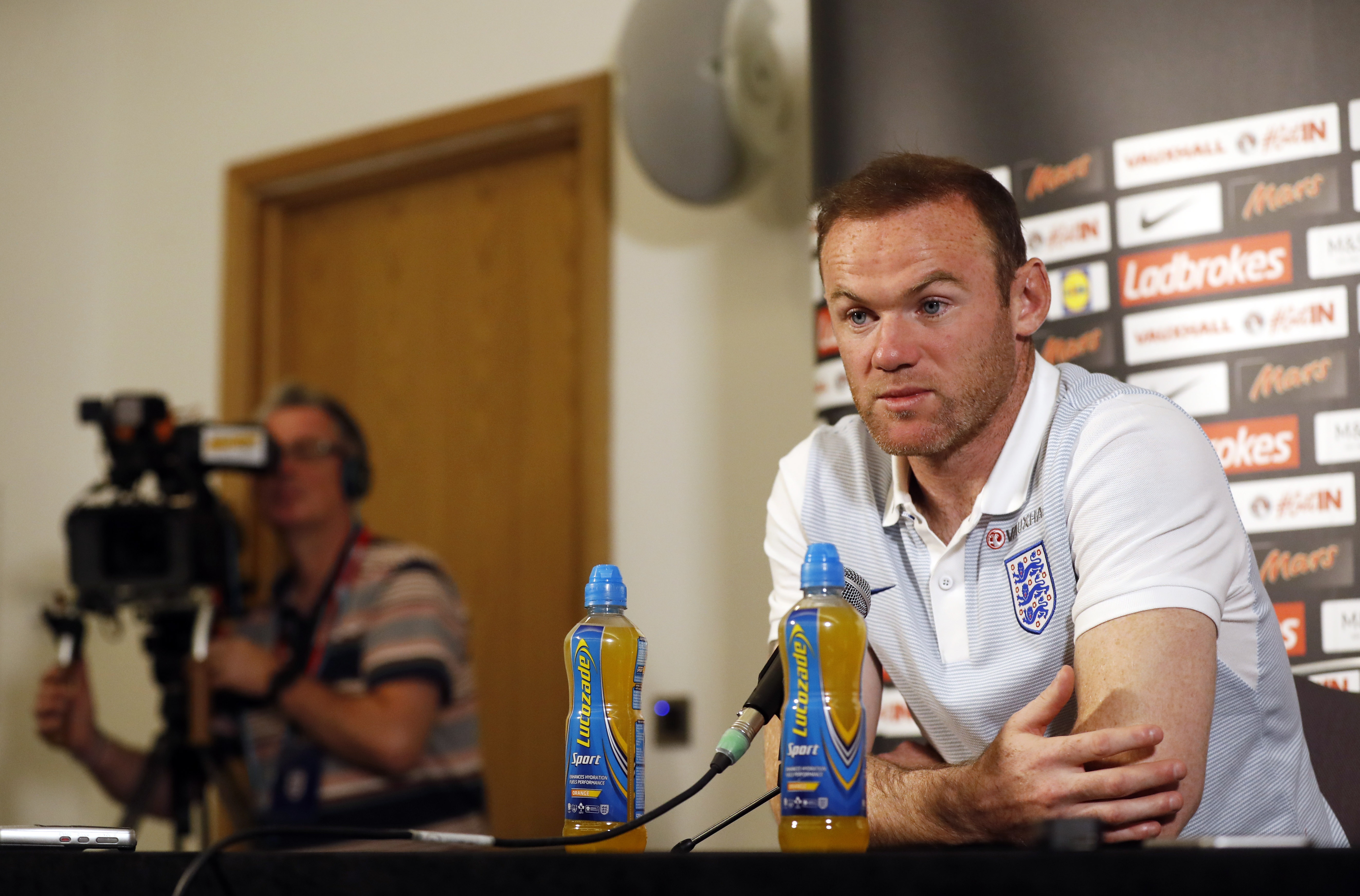 Rooney an dinh thoi diem chia tay tuyen Anh anh 1