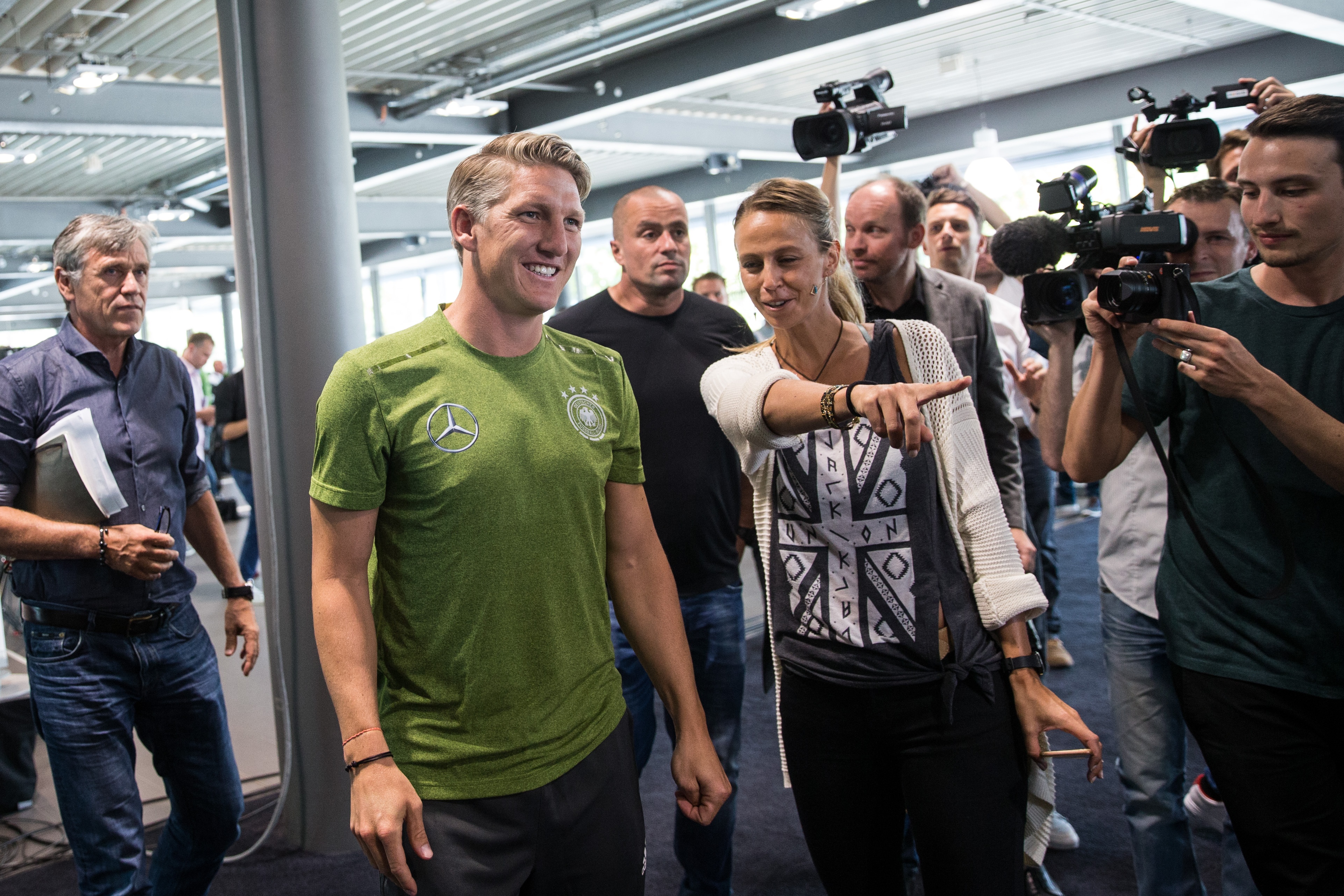 Schweinsteiger tiết lộ sự thật mối quan hệ với Mourinho ảnh 1 Schweinsteiger tiet lo su that moi quan he voi Mourinho anh 1