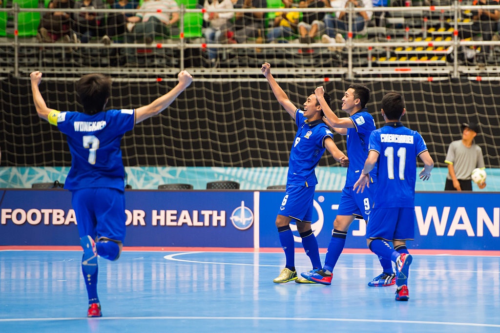Thai Lan vao vong knock-out World Cup futsal anh 1