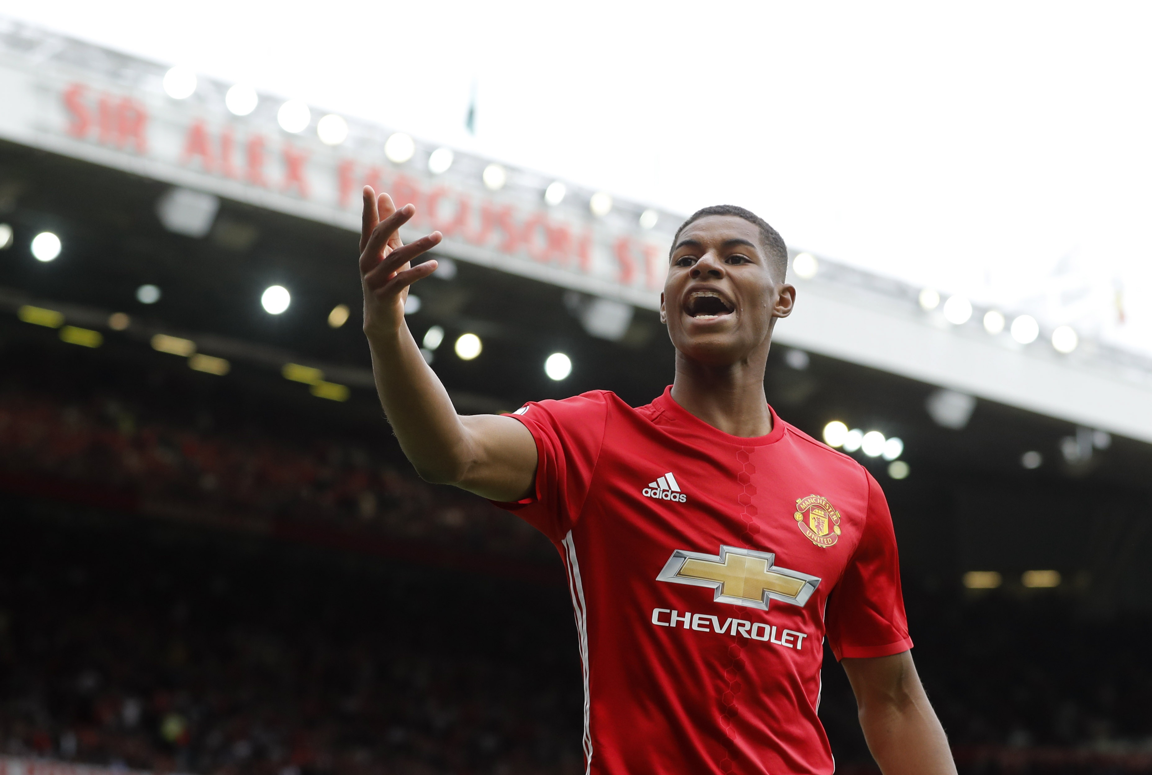 Than dong Marcus Rashford sap doi doi hinh anh