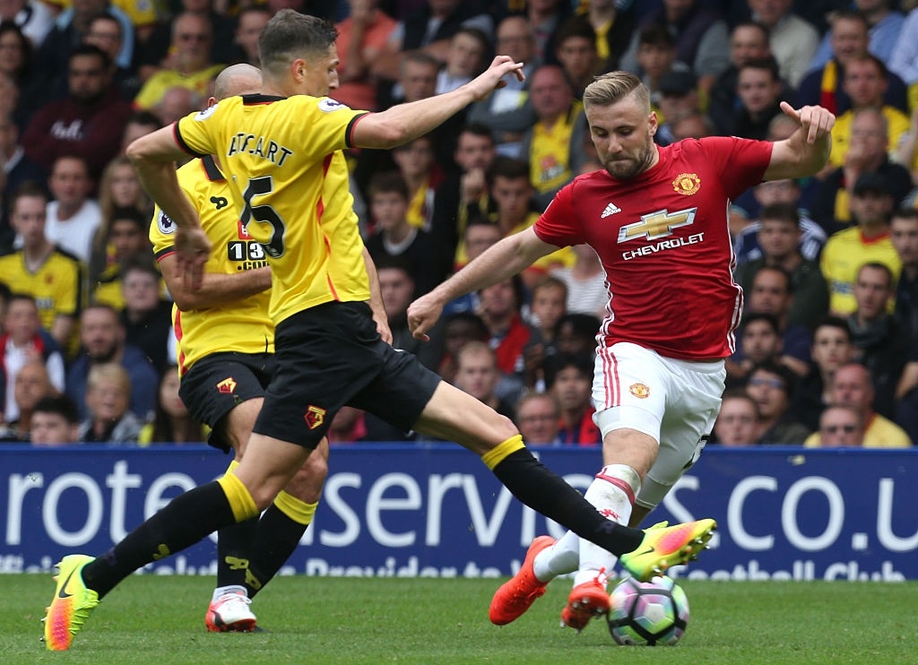 Cau thu MU soc vi cach Mourinho doi xu voi Luke Shaw anh 1