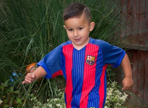 'Than dong' bong da 3 tuoi chinh phuc Man City hinh anh