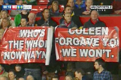 Khi fan MU lại có cớ để căm ghét Rooney ảnh 3 Khi fan MU lai co co de cam ghet Rooney anh 3