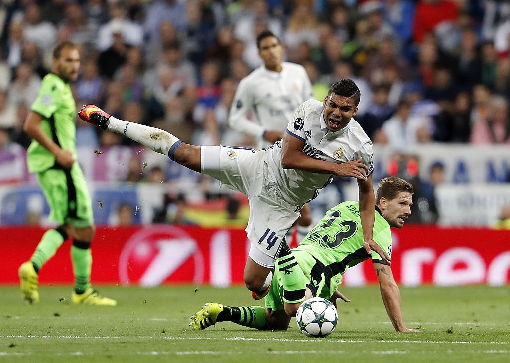 Real Madrid tan hoang hàng thủ ảnh 2 Real Madrid tan hoang hang thu anh 2