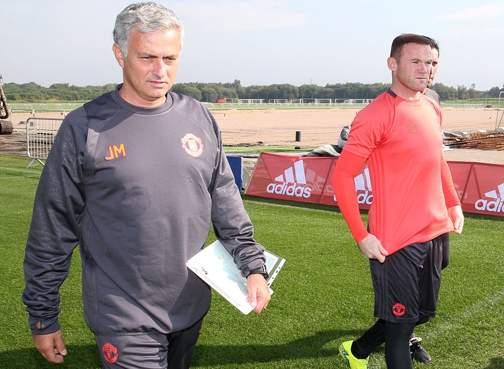 Mourinho tung gap rieng de len lop Rooney hinh anh