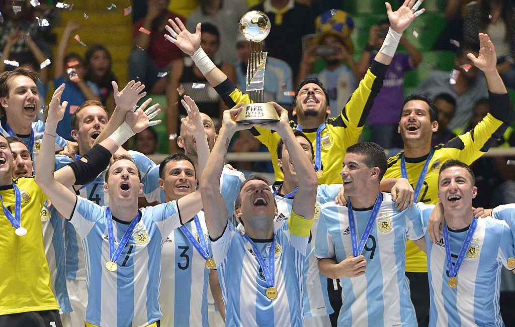 Vuot qua loi nguyen, Argentina vo dich futsal World Cup hinh anh