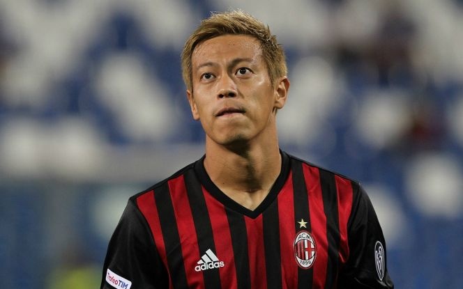Keisuke Honda vach tran ban chat fan AC Milan hinh anh