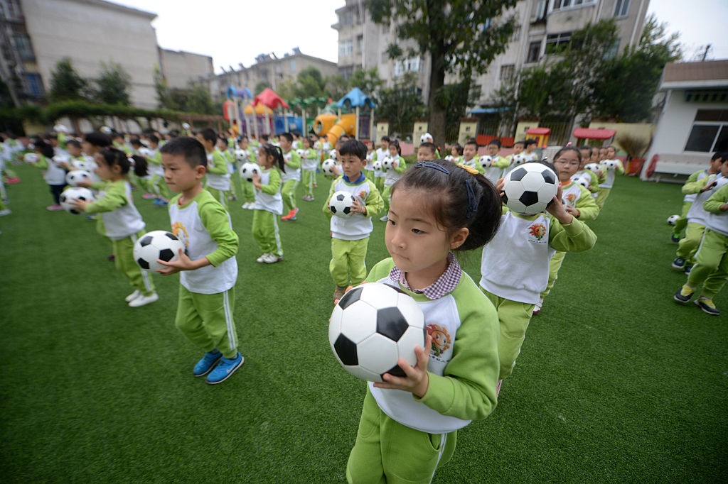 Giac mo vuot Brazil cua bong da Trung Quoc hinh anh