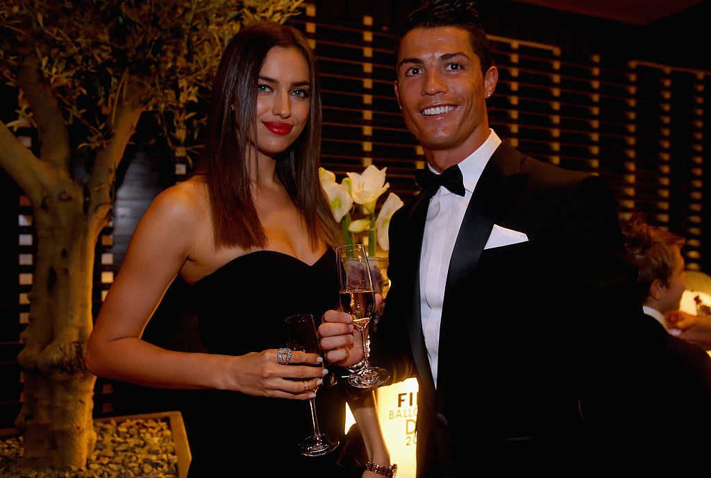 Ronaldo vụng trộm với 'bản sao của Irina Shayk' ảnh 2 Ronaldo vung trom voi 'ban sao cua Irina Shayk' anh 2