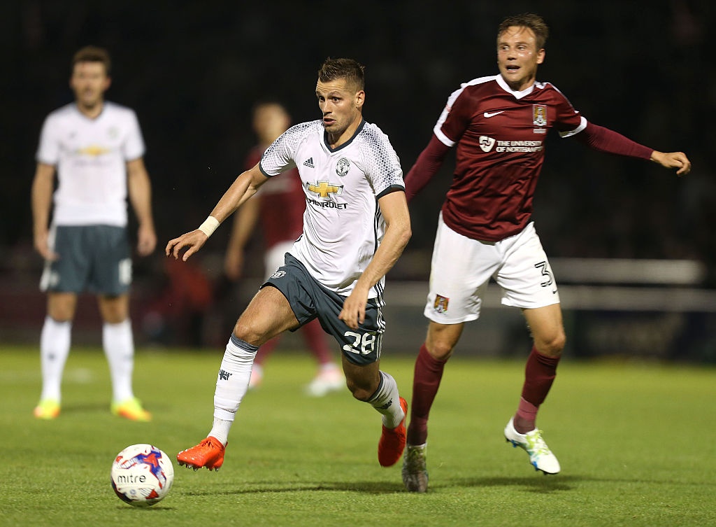 Schneiderlin tren duong thanh 'Schweinsteiger moi' cua MU anh 1