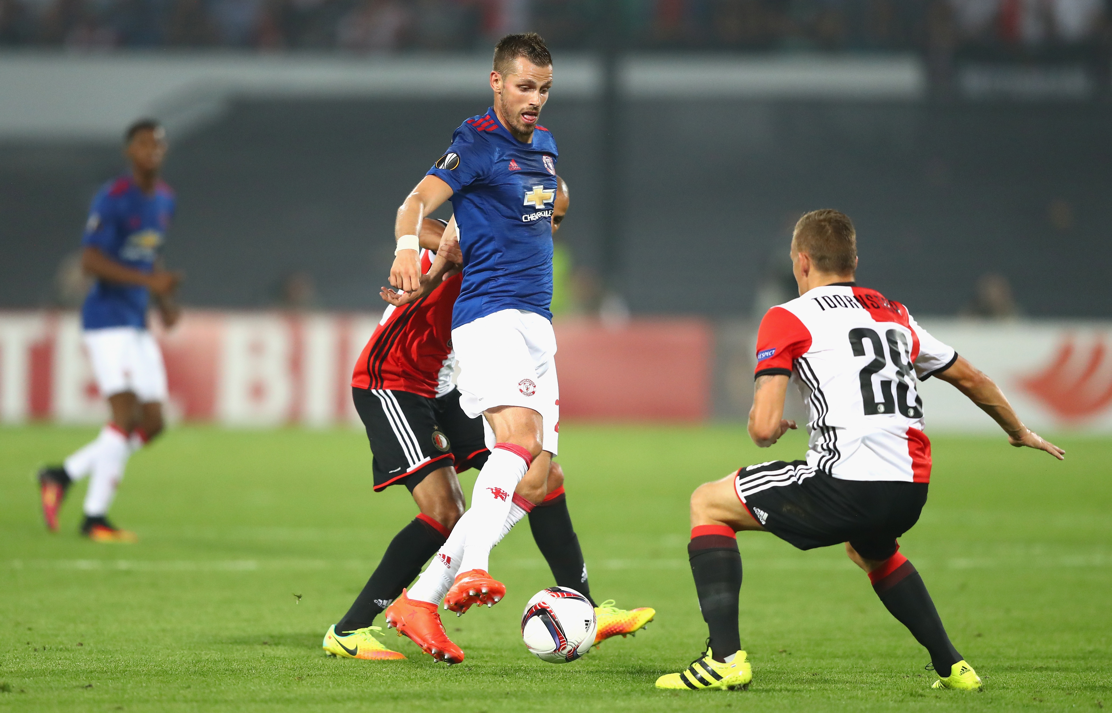 Schneiderlin tren duong thanh 'Schweinsteiger moi' cua MU anh 2