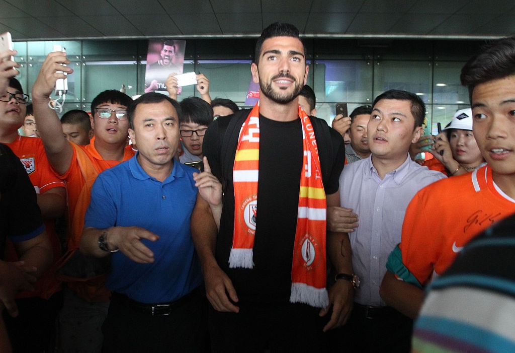 Cười bóng đá Trung Quốc, trò lố của người Anh ảnh 2 Cuoi bong da Trung Quoc, tro lo cua nguoi Anh anh 2