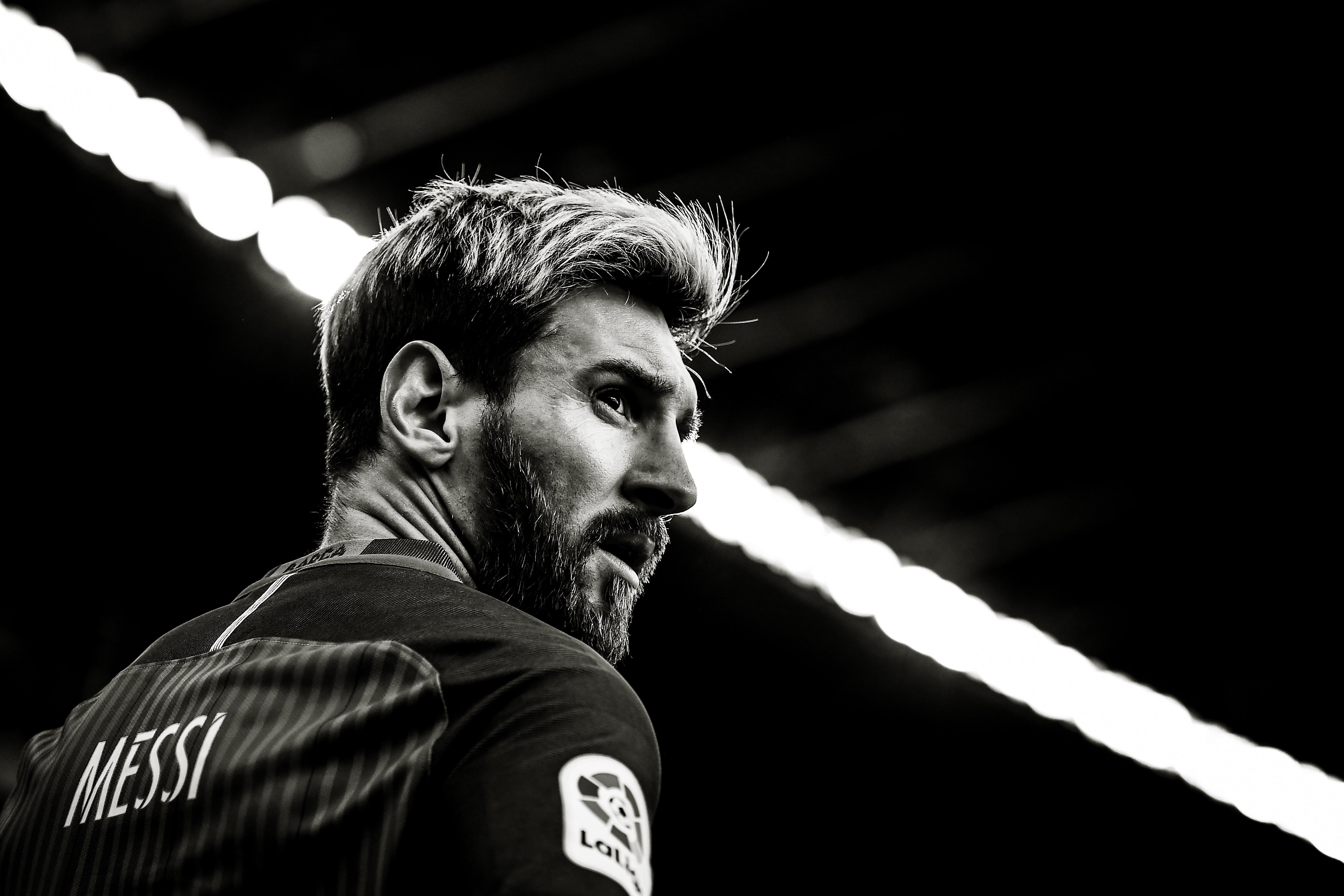 Chi 3 phut, Messi khien Pep phai lo so hinh anh