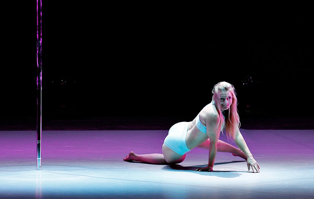 Mua cot doi gia nhap Olympic anh 2