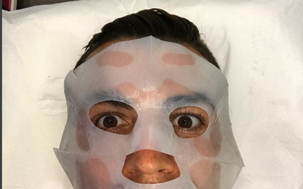 Ronaldo gay soc voi cach cham soc da dac biet hinh anh