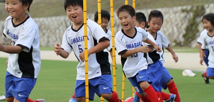 Giai ma su doc dao cua bong da tre Nhat Ban hinh anh