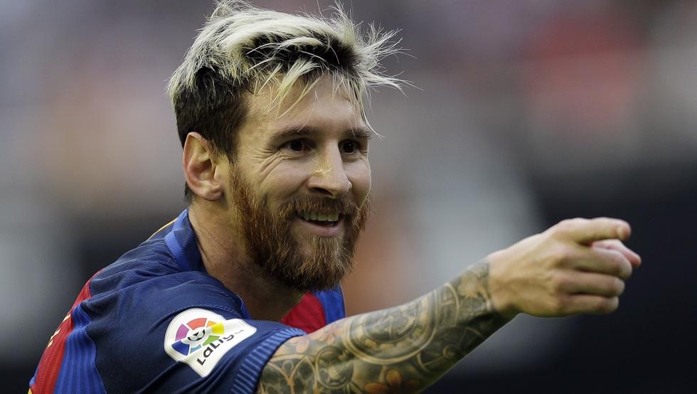 Qua bong vang 2016: The gioi dung ve phia Messi hinh anh