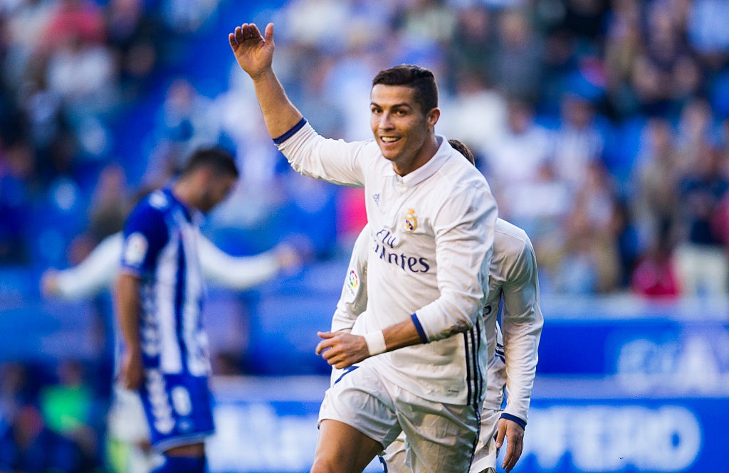 Ronaldo phat thong diep danh thep den the gioi hinh anh