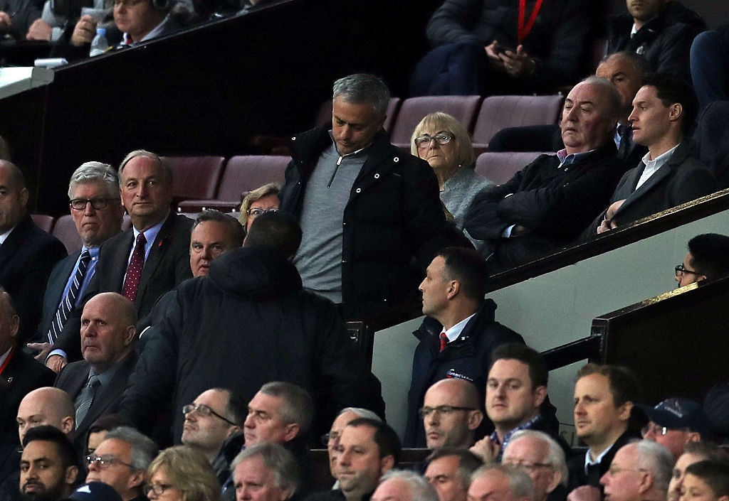 Va mieng,  Mourinho sap doi mat an phat anh 2