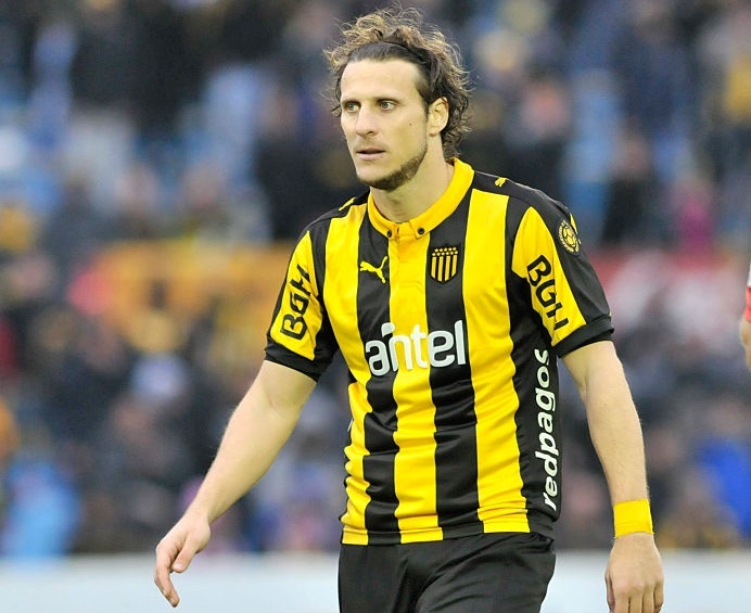 Diego Forlan: Messi có điều mà Ronaldo không có ảnh 2 Diego Forlan: Messi co dieu ma Ronaldo khong co anh 2