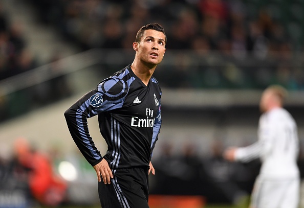 Ronaldo bi to giam dap hau ve doi thu hinh anh