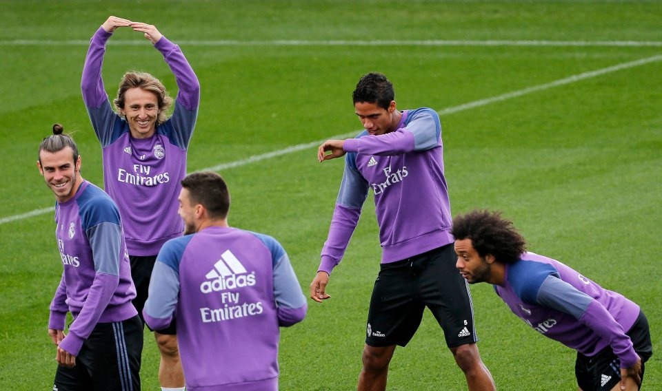 Ronaldo bieu dien kung-fu trong buoi tap anh 5